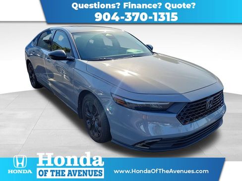 Used 2025 Honda Accord SE image 1