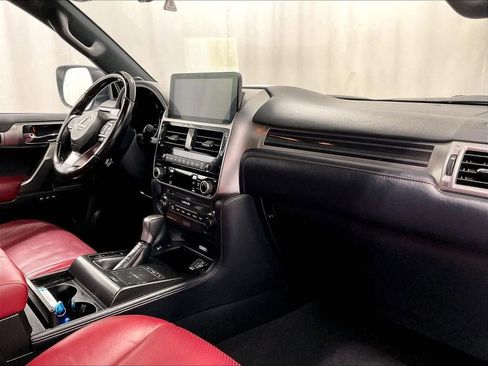 Used 2023 Lexus GX 460 Luxury w/ Sport Design Package AWD/4WD image 17