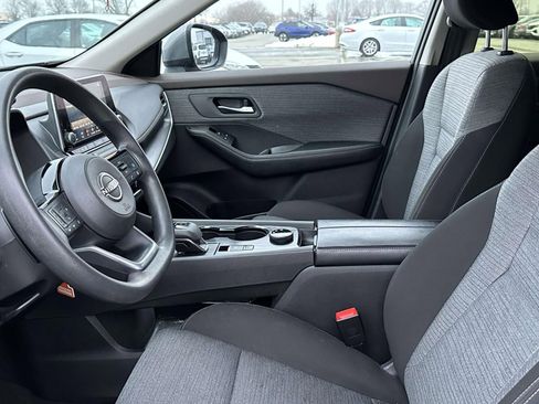Used 2023 Nissan Rogue SV image 8