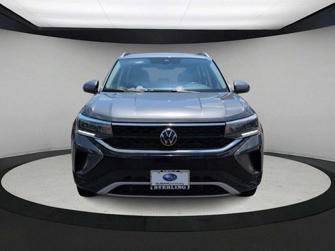 Used 2024 Volkswagen Taos SE FWD image 3