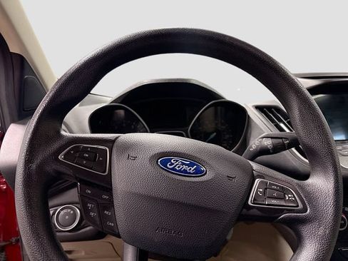 Used 2018 Ford Escape SE w/ SE Sync 3 Package FWD image 8