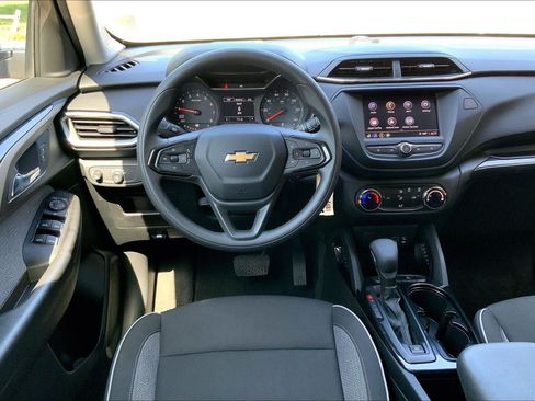 Used 2023 Chevrolet TrailBlazer LS FWD image 5