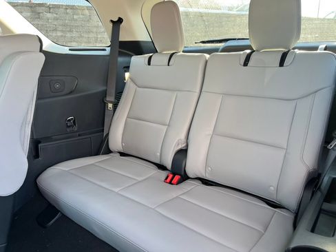 Used 2026 Ford Explorer Active w/ Active Comfort Package AWD/4WD image 6