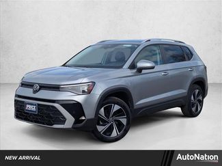 Used 2025 Volkswagen Taos SE video 1
