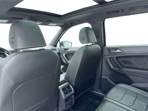 Used 2023 Volkswagen Tiguan SEL R-Line image 40