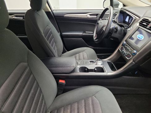 Used 2017 Ford Fusion SE w/ Fusion SE Technology Package FWD image 21