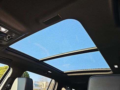 New 2026 Chevrolet Suburban RST w/ RST Capability Package AWD/4WD image 17