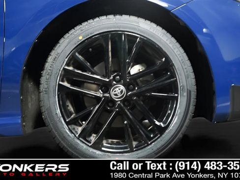 Used 2025 Toyota Camry SE image 28