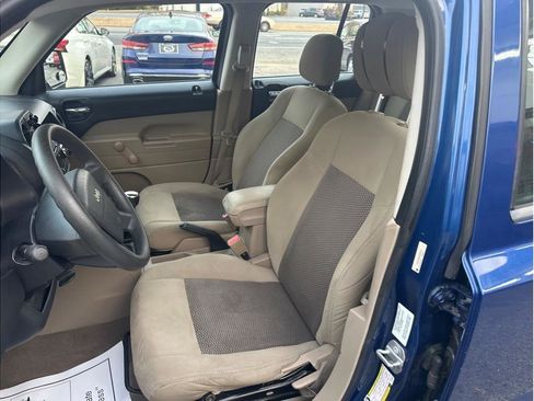 Used 2010 Jeep Patriot Sport image 13