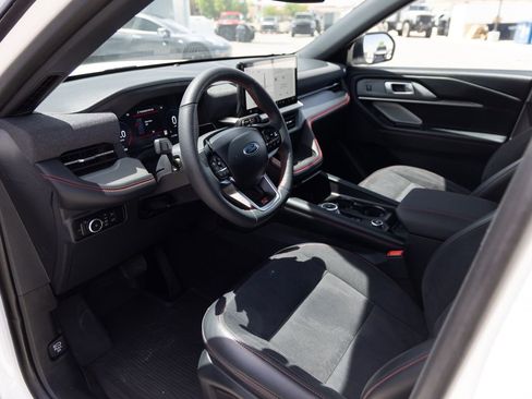 Used 2025 Ford Explorer ST AWD/4WD image 11
