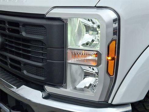 Used 2024 Ford F250 XL w/ XL Off-Road Package image 9