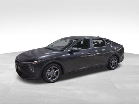 Used 2025 Kia K4 FWD image 3