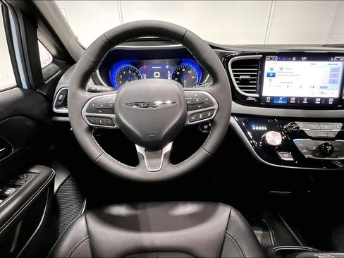 New 2026 Chrysler Voyager LX image 12