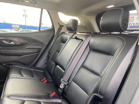 Used 2019 GMC Terrain Denali w/ Advanced Safety Package image 17