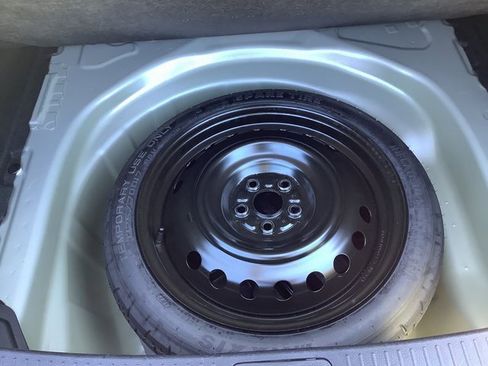 Used 2023 Toyota Corolla LE image 30