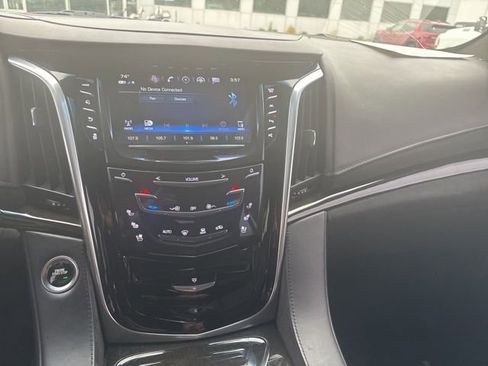 Used 2020 Cadillac Escalade Platinum w/ Escalade Sport Edition AWD/4WD image 22