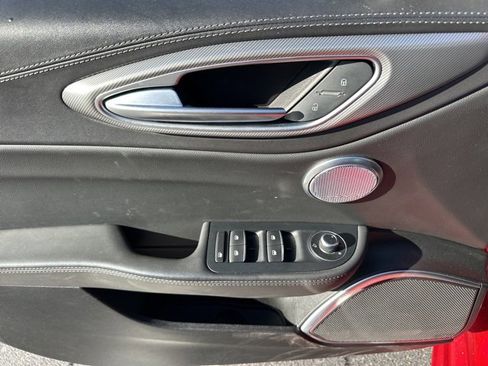 Used 2023 Alfa Romeo Giulia Veloce image 14