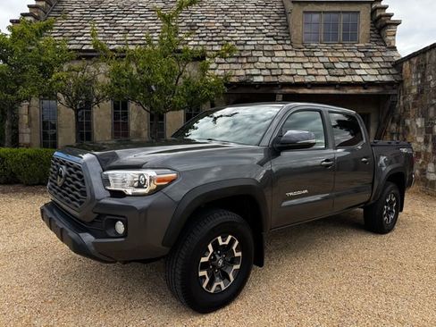 Used 2022 Toyota Tacoma 4x4 Double Cab image 4