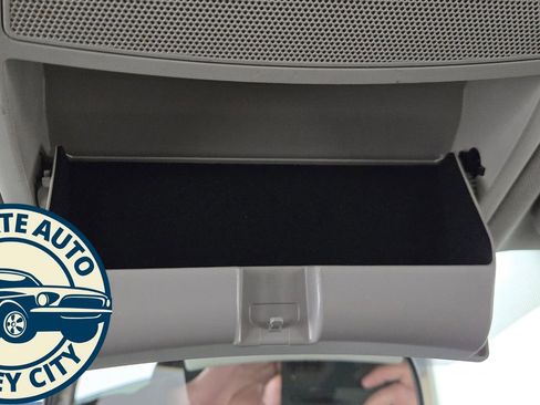 Used 2018 Nissan Rogue SV image 24