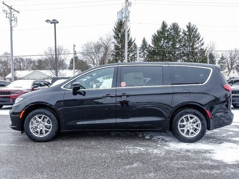 New 2026 Chrysler Pacifica Select image 26