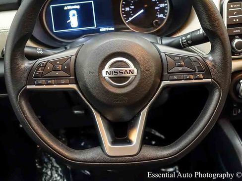 Used 2020 Nissan Versa SV FWD image 15