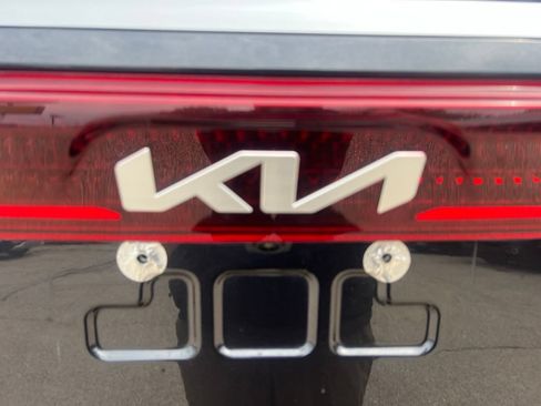 Certified 2024 Kia Carnival LX FWD image 30