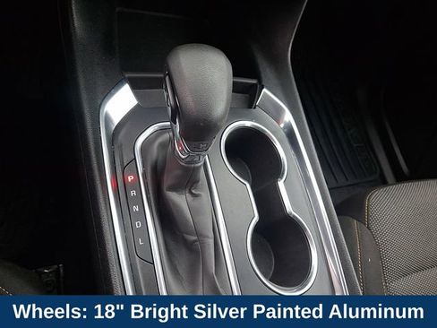 Used 2021 Chevrolet Traverse LT image 10