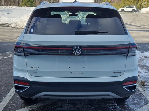Used 2025 Volkswagen Taos SE image 26