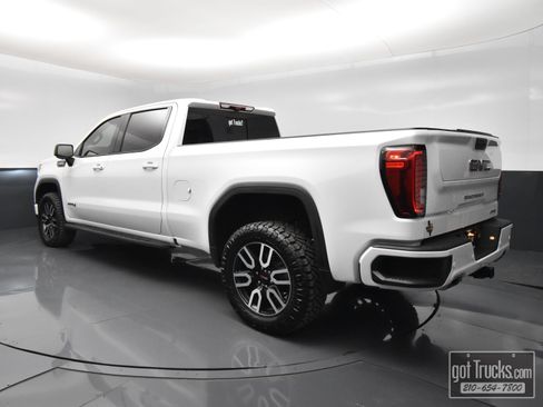 Used 2023 GMC Sierra 1500 AT4 w/ AT4 Premium Package AWD/4WD image 5
