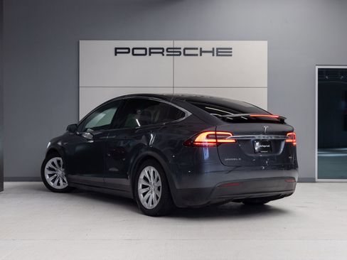 Used 2016 Tesla Model X 70D AWD/4WD image 3