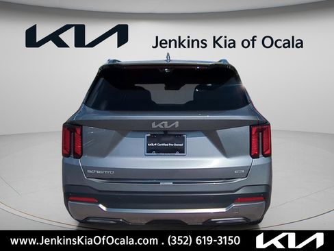 Certified 2025 Kia Sorento SX Prestige image 4