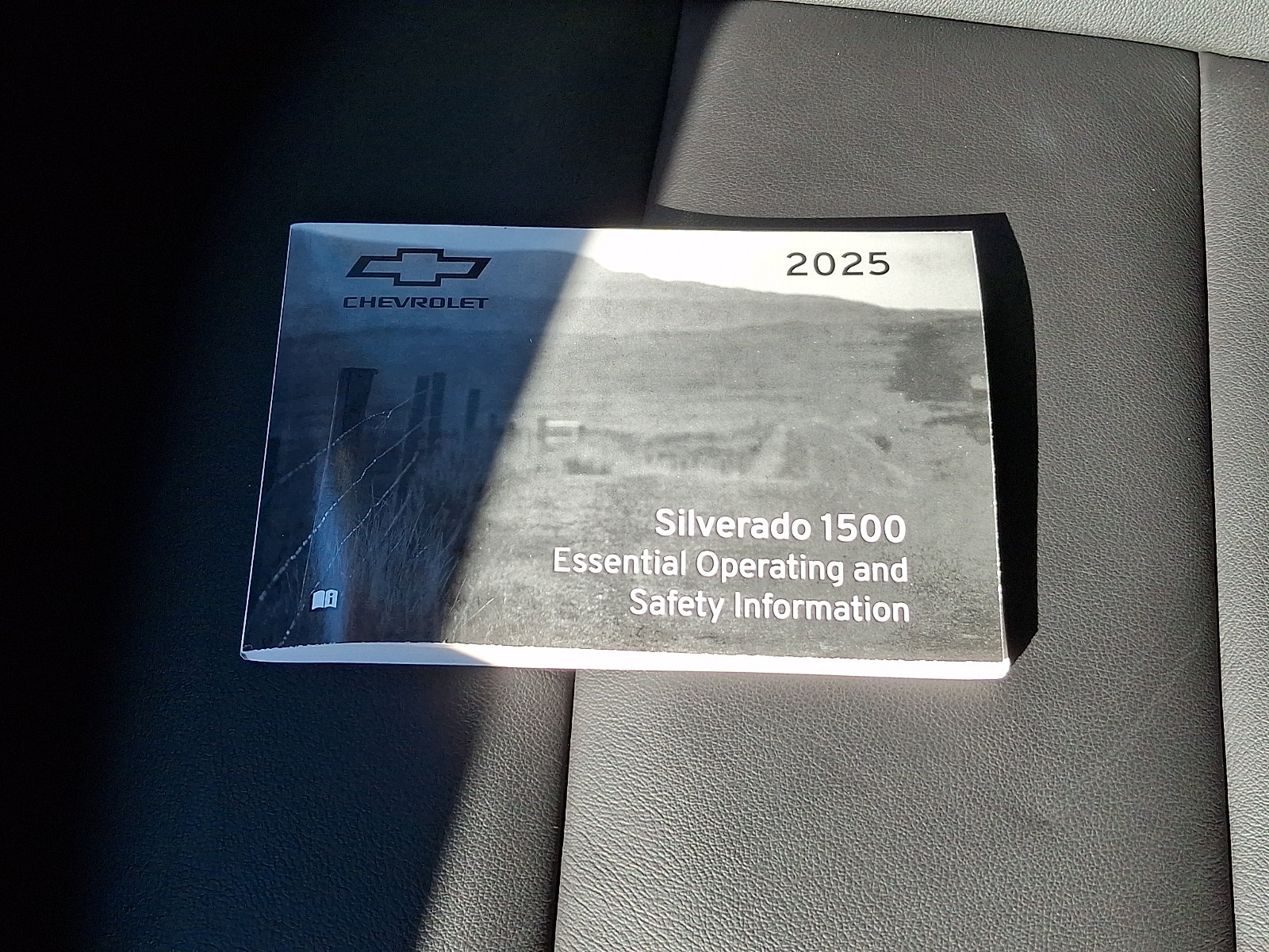 Used 2025 Chevrolet Silverado 1500 LT Trail Boss w/ Convenience Package II AWD/4WD image 29