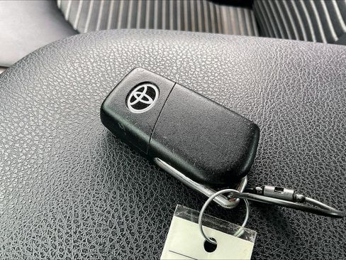Used 2024 Toyota Camry SE FWD image 14