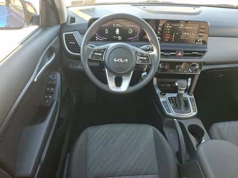 Used 2025 Kia Seltos LX image 11