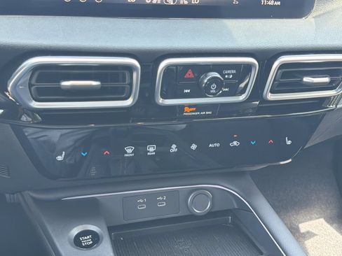 New 2026 Nissan Sentra SR w/ SR Premium Package FWD image 7