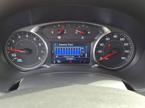 Used 2022 GMC Terrain SLE image 8