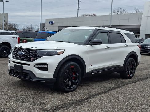 Certified 2023 Ford Explorer ST w/ Equipment Group 401A image 5