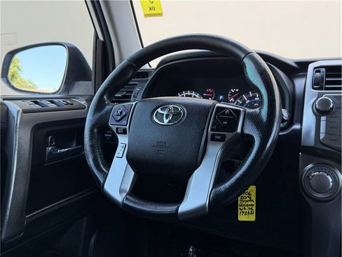 Used 2014 Toyota 4Runner SR5 AWD/4WD image 17