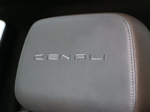 Used 2022 GMC Sierra 2500 Denali w/ Denali Ultimate Package AWD/4WD image 32