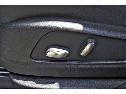 New 2025 Cadillac XT5 Luxury image 21