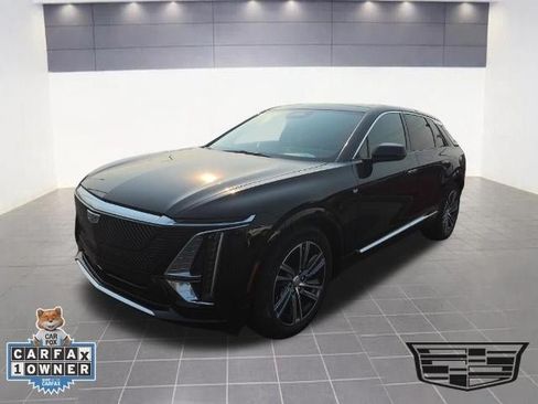 Certified 2024 Cadillac Lyriq Luxury AWD/4WD image 1