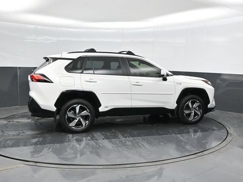 Used 2024 Toyota RAV4 SE w/ Weather & Moonroof Package AWD/4WD image 4