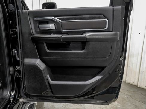 Used 2024 RAM 3500 Big Horn image 46