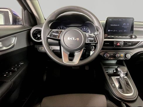 Used 2023 Kia Forte LXS w/ LXS Technology Package FWD image 8