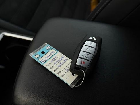 Used 2024 Mitsubishi Outlander SE image 34