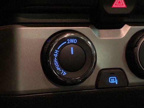 Certified 2022 Toyota Tacoma SR image 23