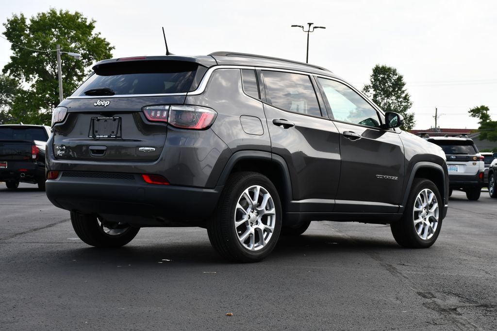 Used 2023 Jeep Compass Latitude AWD/4WD image 7