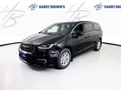 New 2025 Chrysler Pacifica Select