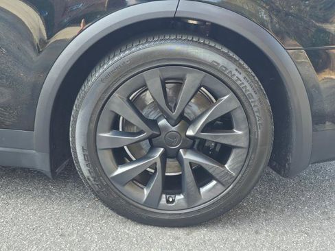 Used 2022 Tesla Model X image 18