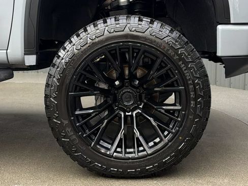Used 2025 GMC Sierra 1500 AT4 w/ Technology Package AWD/4WD image 9
